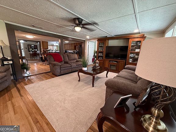 3rd image of 317 Crane Rd