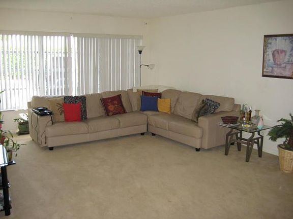 5th image of 760 SE 2nd Avenue #H102
