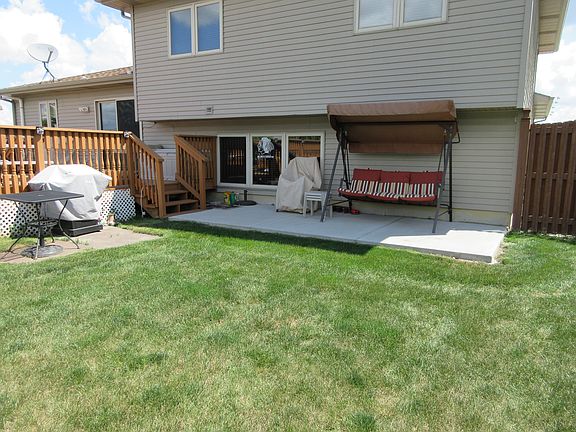 2nd image of 800 Sunflower Ln