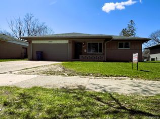 25459 Burg Rd, Warren, MI 48089