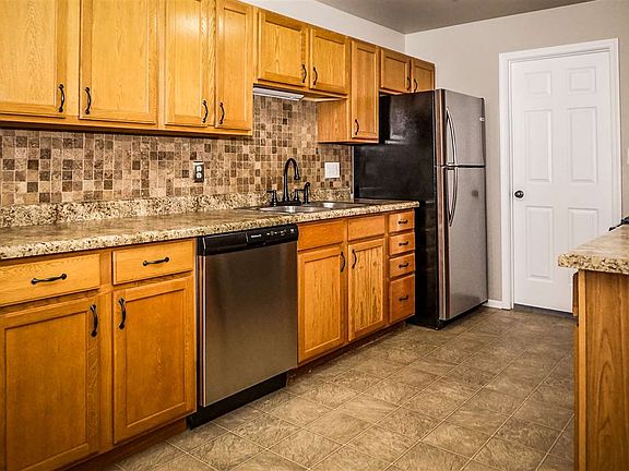3rd image of 643 Vela Ct