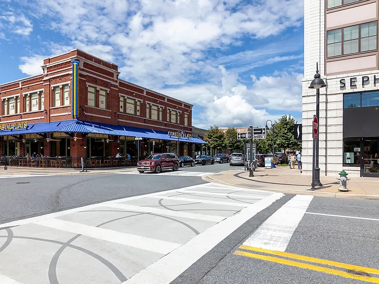 Shipping, Dining, Retail and More at Downtown Crown
