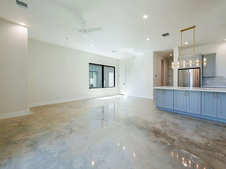 6315 Del Monte Rd #A — Photo 34