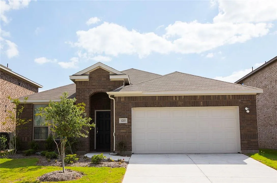 4 bed, 1949 sqft, $2,195 — Photo 1
