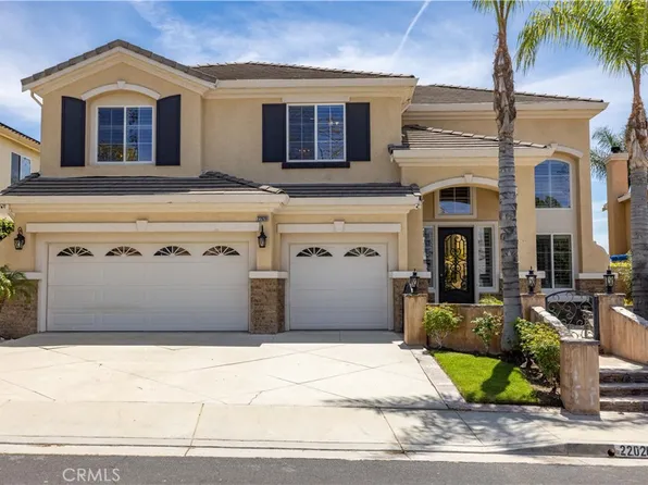 22020 Gold Canyon Dr, Saugus, CA 91390