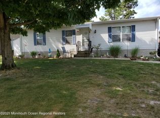 318 Kenwood Ct, Whiting, NJ 08759