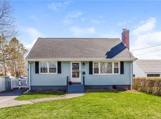 14 Vivian St, Newington, CT 06111