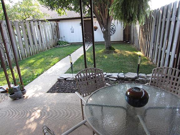 3rd image of 3135 El Camino Dr