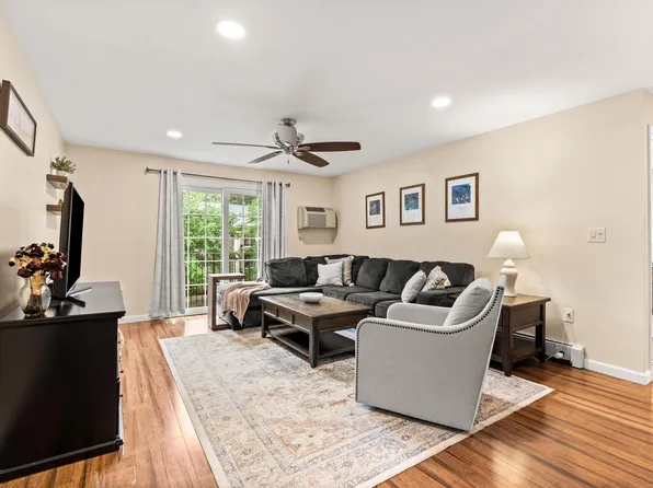 7 Autumn Leaf Drive #9, Nashua, NH 03060