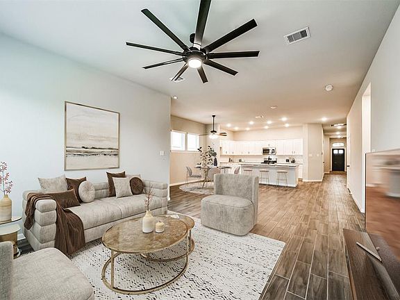 3rd image of 2602 Chestnut Oak Circle