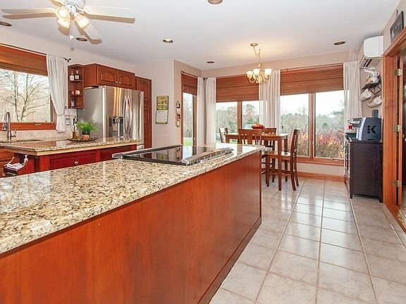 5th image of 2 Brierwood Ln