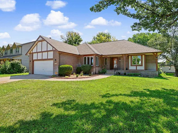 254 N Lakeside Dr, Andover, KS 67002