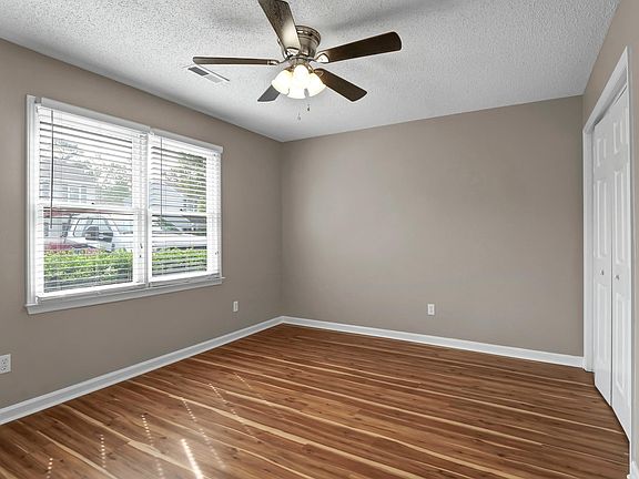 4th image of 108 Lullwater Dr #A