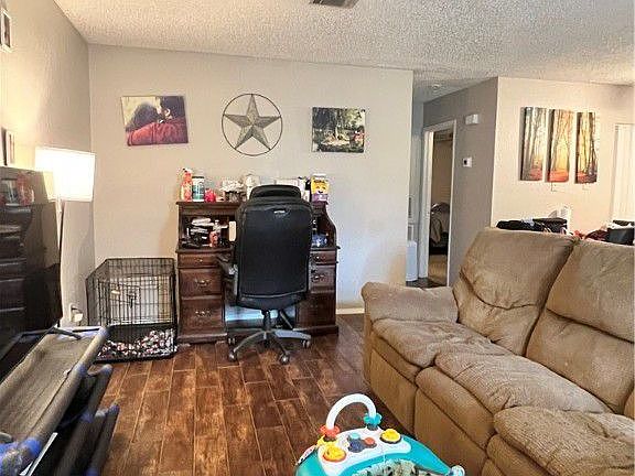 4th image of 709 Wellesley Ct APT A