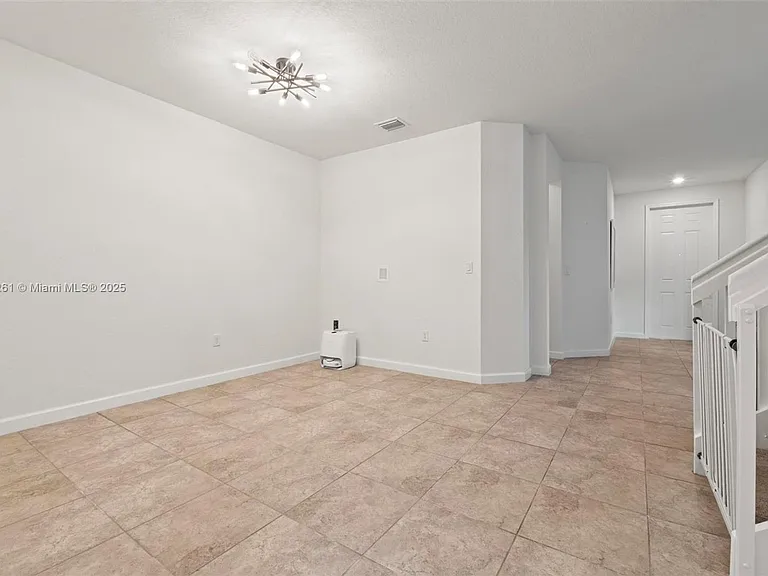 9000 NW 183rd St #9000 — Photo 9