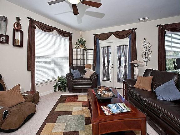 Spacious living room