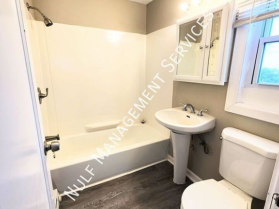3rd image of 127 Constitution Cir