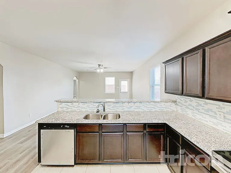 6008 Obsidian Creek Dr — Photo 8