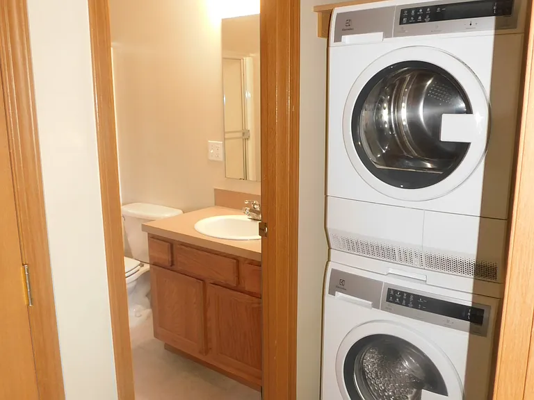1207 Beach Ave #2 — Photo 2