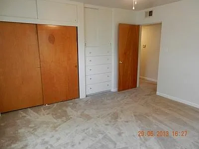 Building Photo - 30 Narcissus Dr