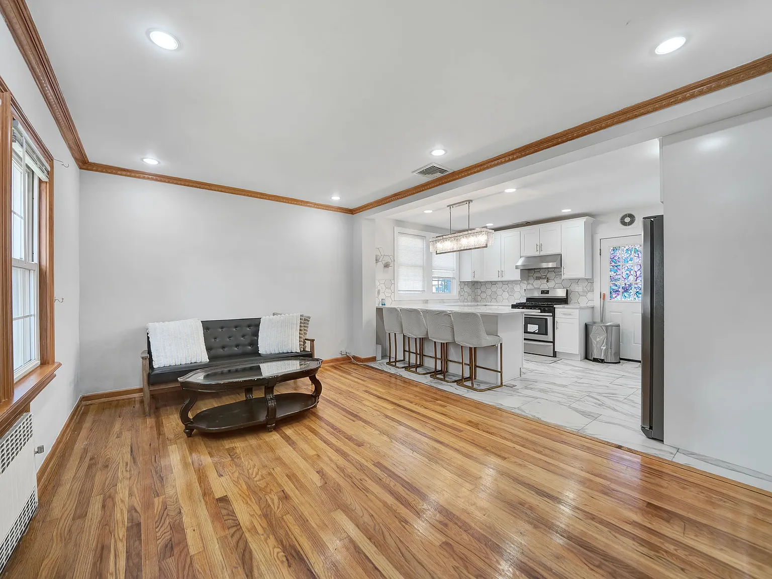 4 bed, 1243 sqft, $5,999 — Photo 3