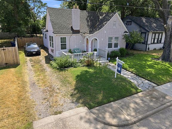 2nd image of 2318 Poplar St