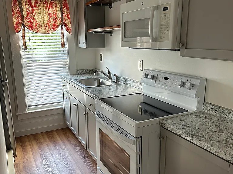65 Genesee St #2 — Photo 6