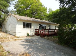 7108 E 68th St, Kansas City, MO 64133