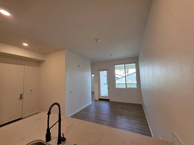 615 Highland Ave #105 — Photo 7