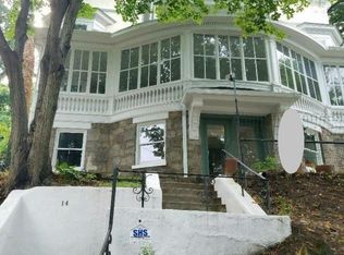 14 Philipse Pl #1, Yonkers, NY 10701