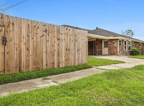 3rd image of 1808 Tiffany Dr