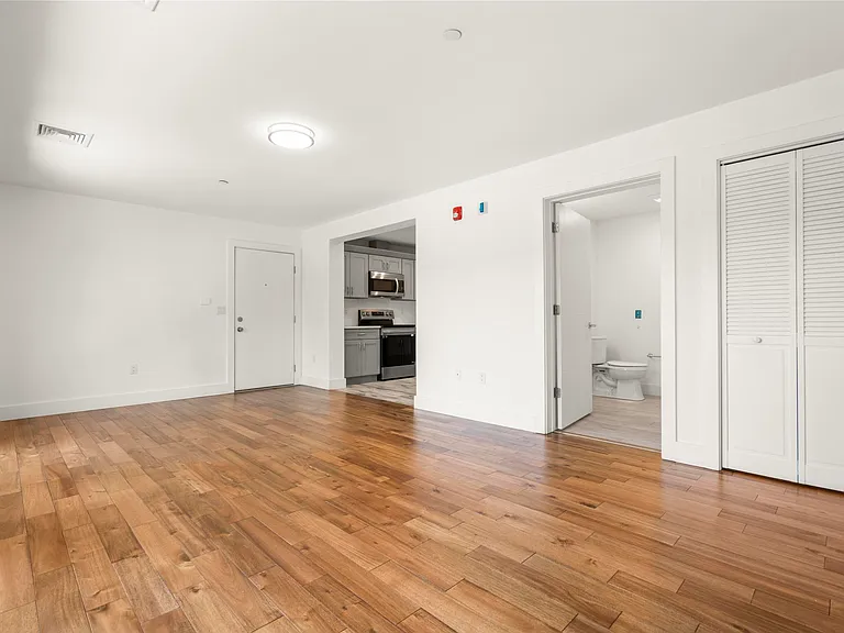245 E Main St #1 — Photo 24