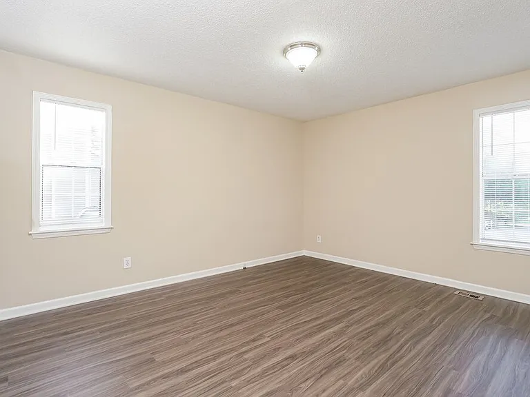 2110 Arden Pl — Photo 13