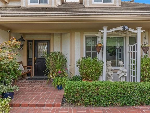 3rd image of 2184 Eiffel Cir