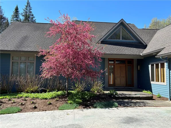 7 Scr Ln, Victor, NY 14564