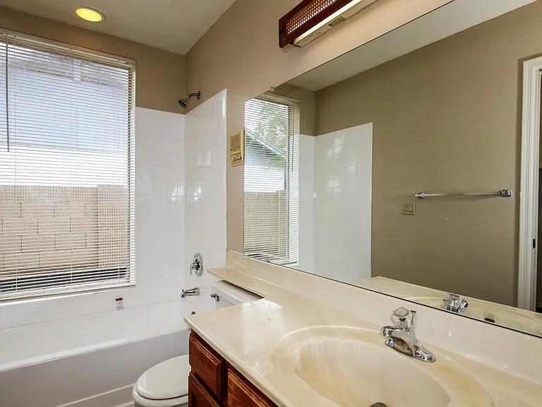 8602 W Ruth Ave — Photo 12
