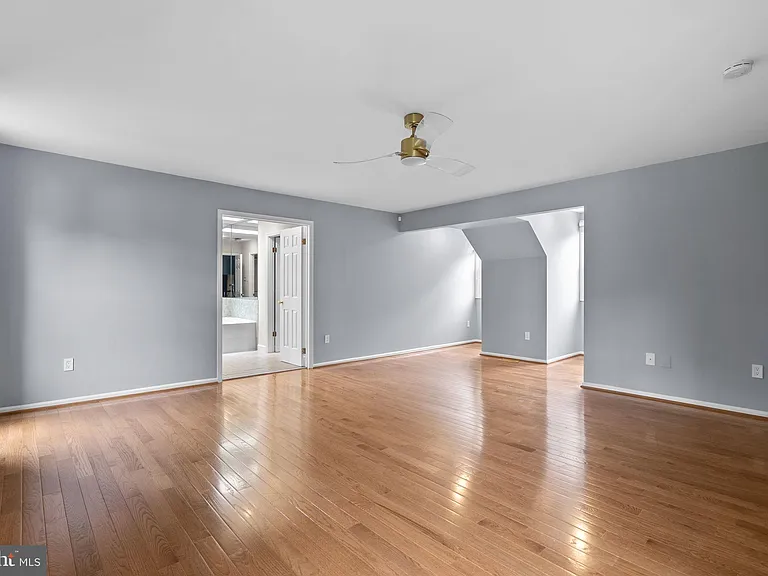 1119 Halesworth Dr — Photo 22