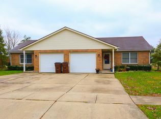 1098 Hunters Run Dr, Lebanon, OH 45036