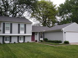 3905 Root Dr, Troy, MI 48083