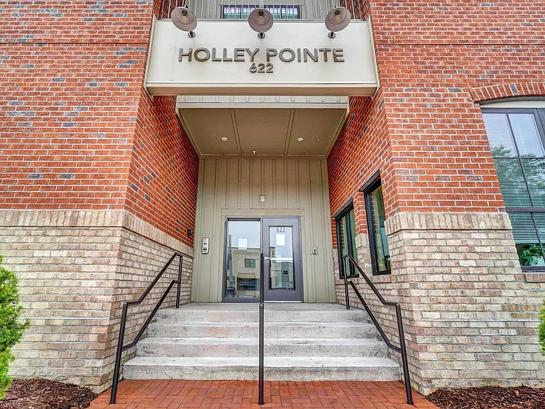 Holley Pointe — Photo 8