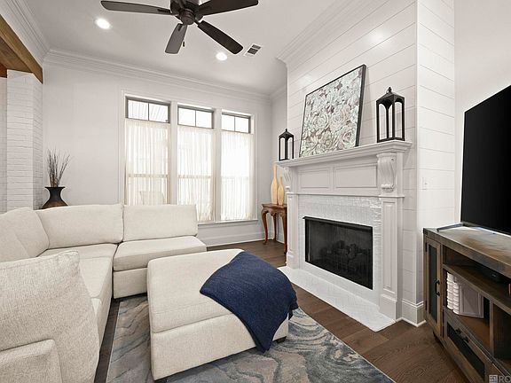 5th image of 556 Glenthorne Dr