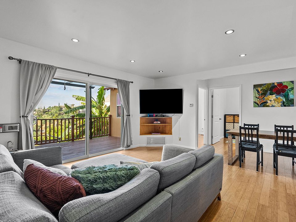 1st image of 637 Sunnyhill Dr