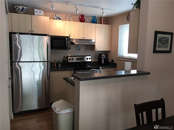 4th image of 26013 106th Pl SE APT B302