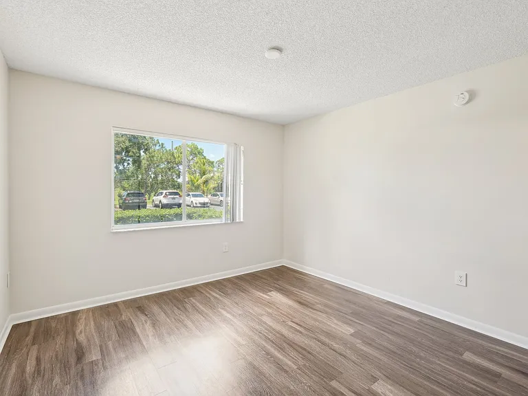 Coquina Cove Apartments — Photo 73