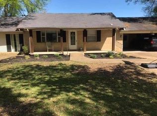 102 S Glenfield Rd, New Albany, MS 38652