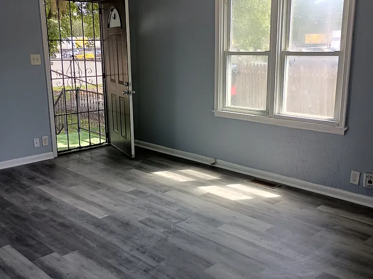 1621 Oliver Ave — Photo 4