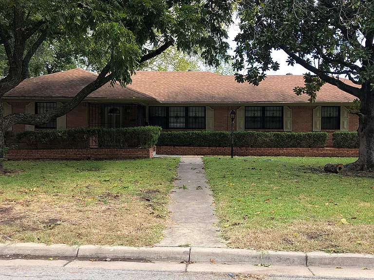 1808 Riverway Dr — Photo 12