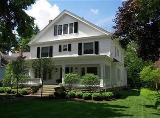 36 Church St, Chagrin Falls, OH 44022