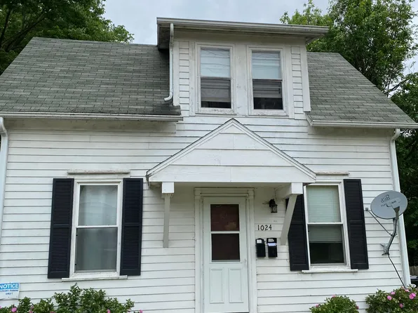 1024 1/2 Main St, Eau Claire, WI 54701