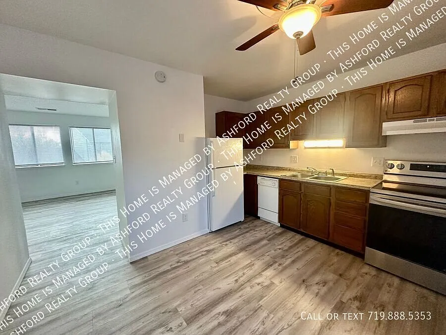 1120 Yuma St — Photo 4